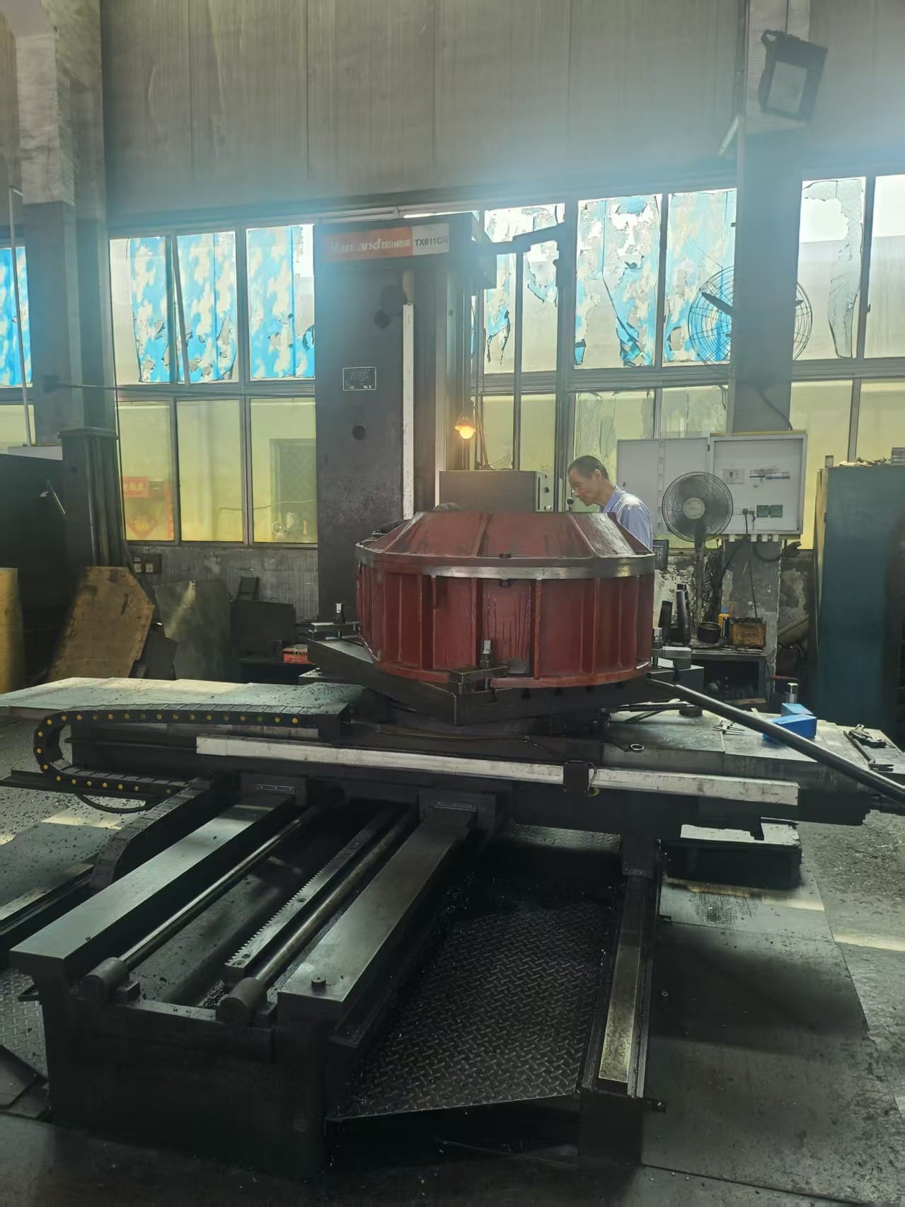 The cabinet components of the lead extruder are under processing.